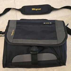 Targus Small Shoulder Bag